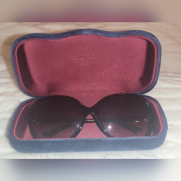 Gucci Sunglasses - Picture 2 of 6